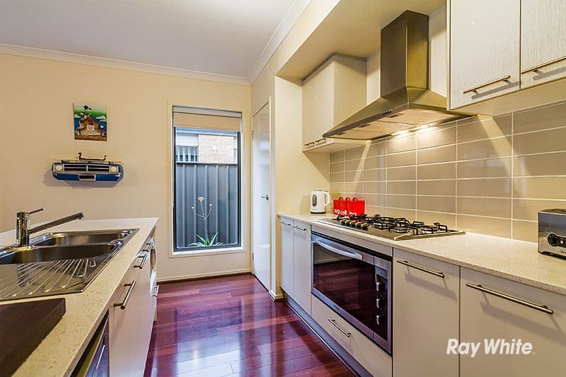 16 Lusitano Way, Clyde North VIC 3978, Clyde North - Thumbnail 4