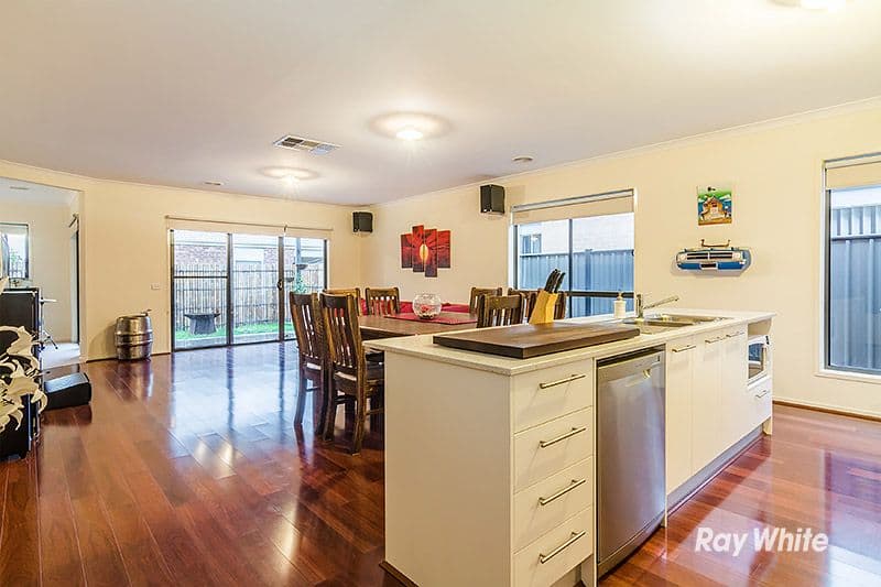 16 Lusitano Way, Clyde North VIC 3978, Clyde North - Thumbnail 5