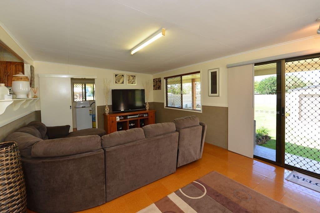 16 Ruby Street, KINGSTHORPE QLD 4400, Kingsthorpe - Thumbnail 2