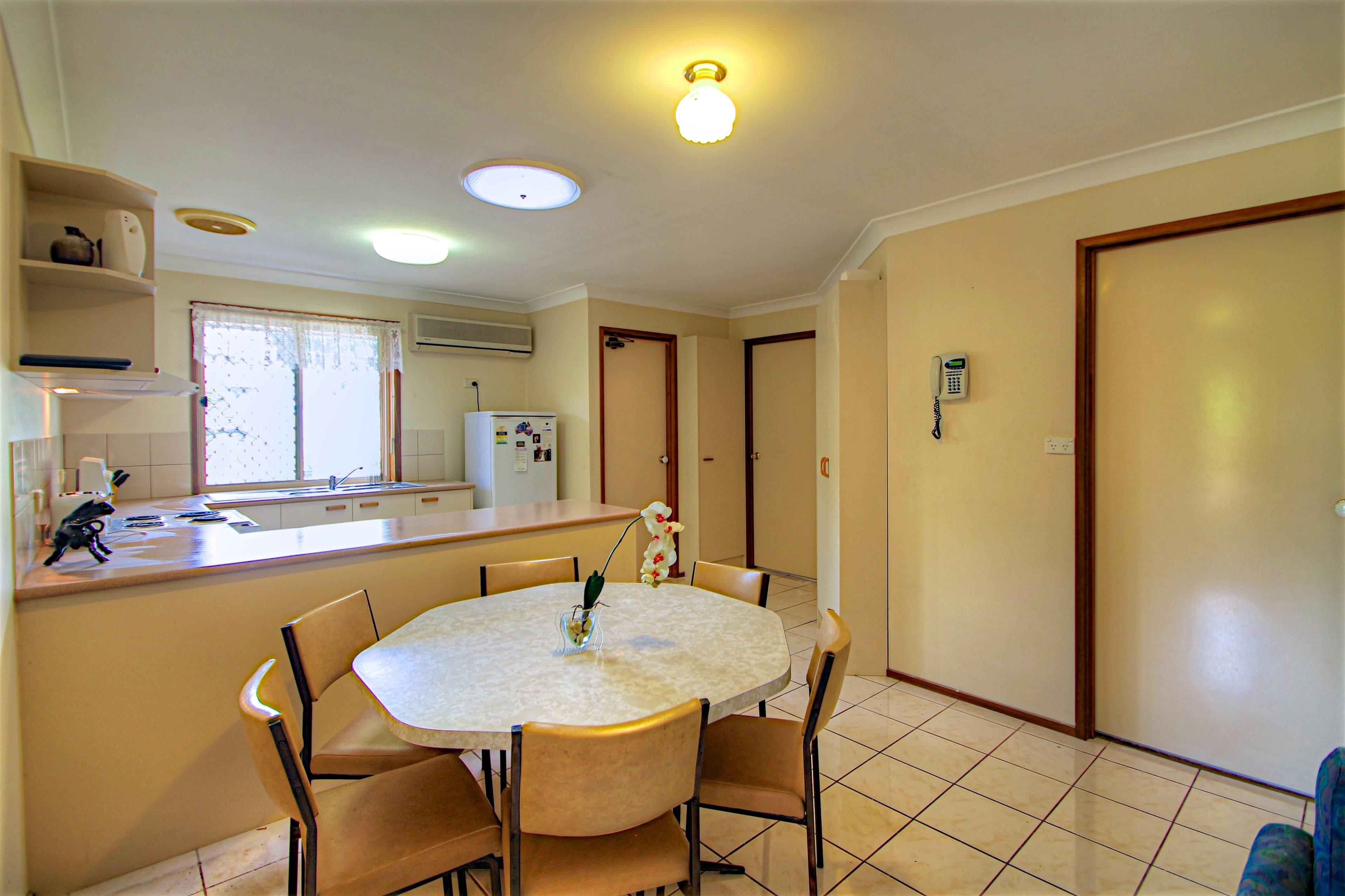  27 Cambridge Street, Silkstone QLD 4304, Silkstone - Thumbnail 5