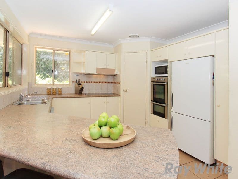 6 Trinity Place, BRIDGEMAN DOWNS QLD 4035, Bridgeman Downs - Thumbnail 4