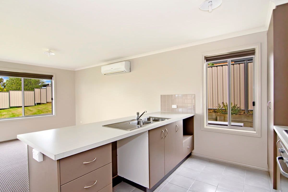 53 Mill Street, Mortlake VIC 3272, Mortlake - Thumbnail 2