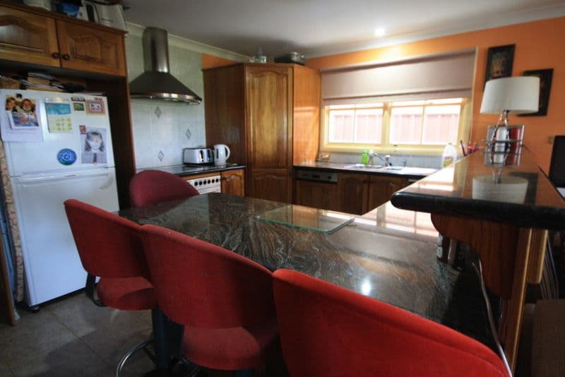 9 Barrenjoey Close, Woodbine NSW 2560, Woodbine - Thumbnail 3