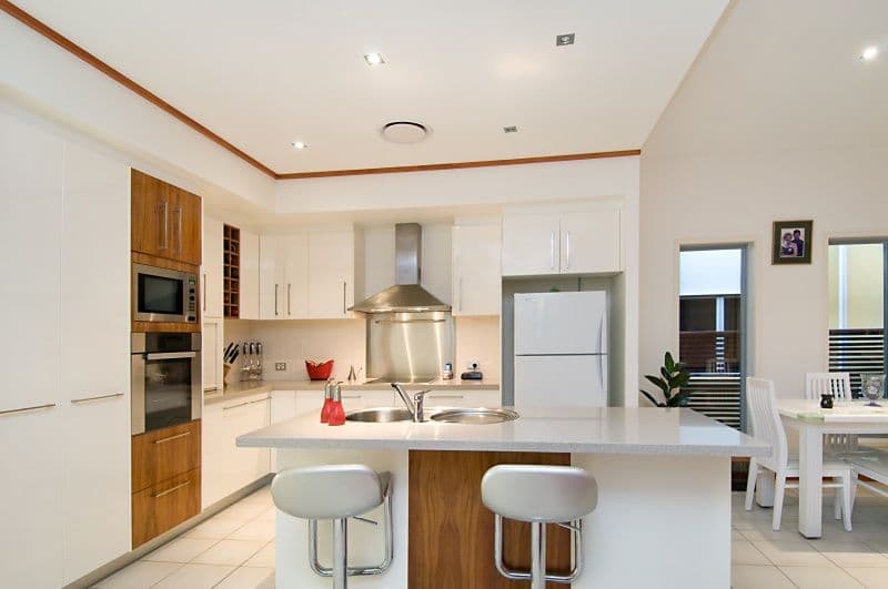 8 Spinnaker Drive, SANDSTONE POINT QLD 4511, Sandstone Point - Thumbnail 2