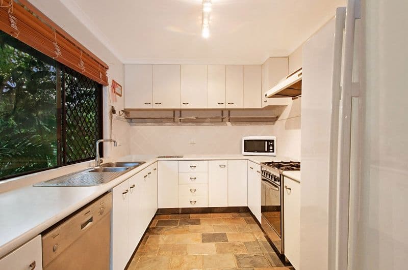 25 Karina Crescent, BROADBEACH WATERS QLD 4218, Broadbeach Waters - Thumbnail 6