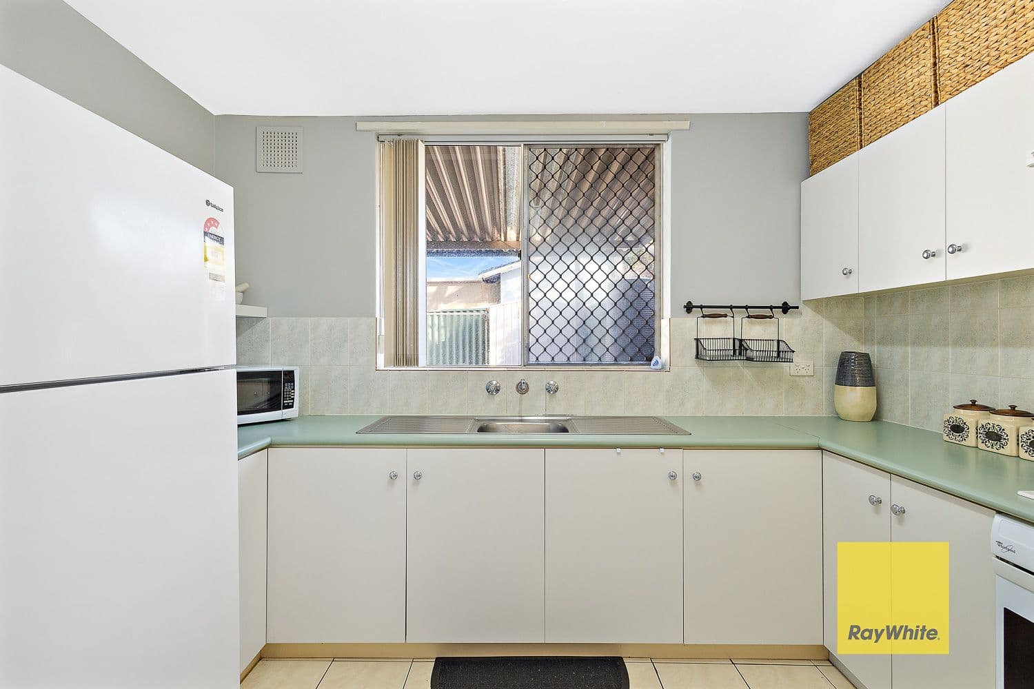 30C Casserley Avenue, Girrawheen WA 6064, Girrawheen - Thumbnail 5