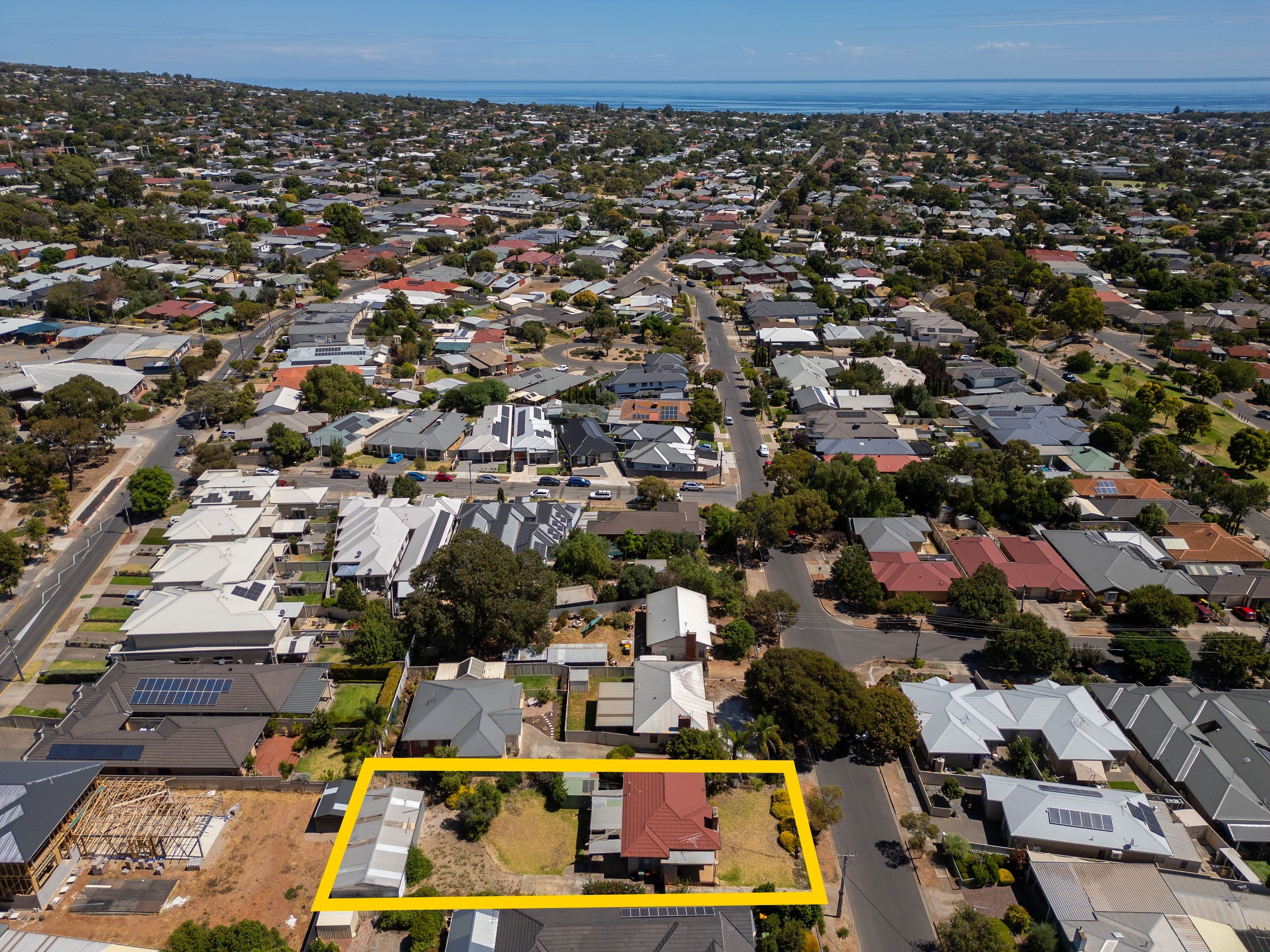 10 Russell Avenue, Seacombe Gardens SA 5047, Seacombe Gardens - Image 1