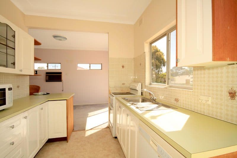 33 Bullecourt Avenue, ENGADINE NSW 2233, Engadine - Thumbnail 3