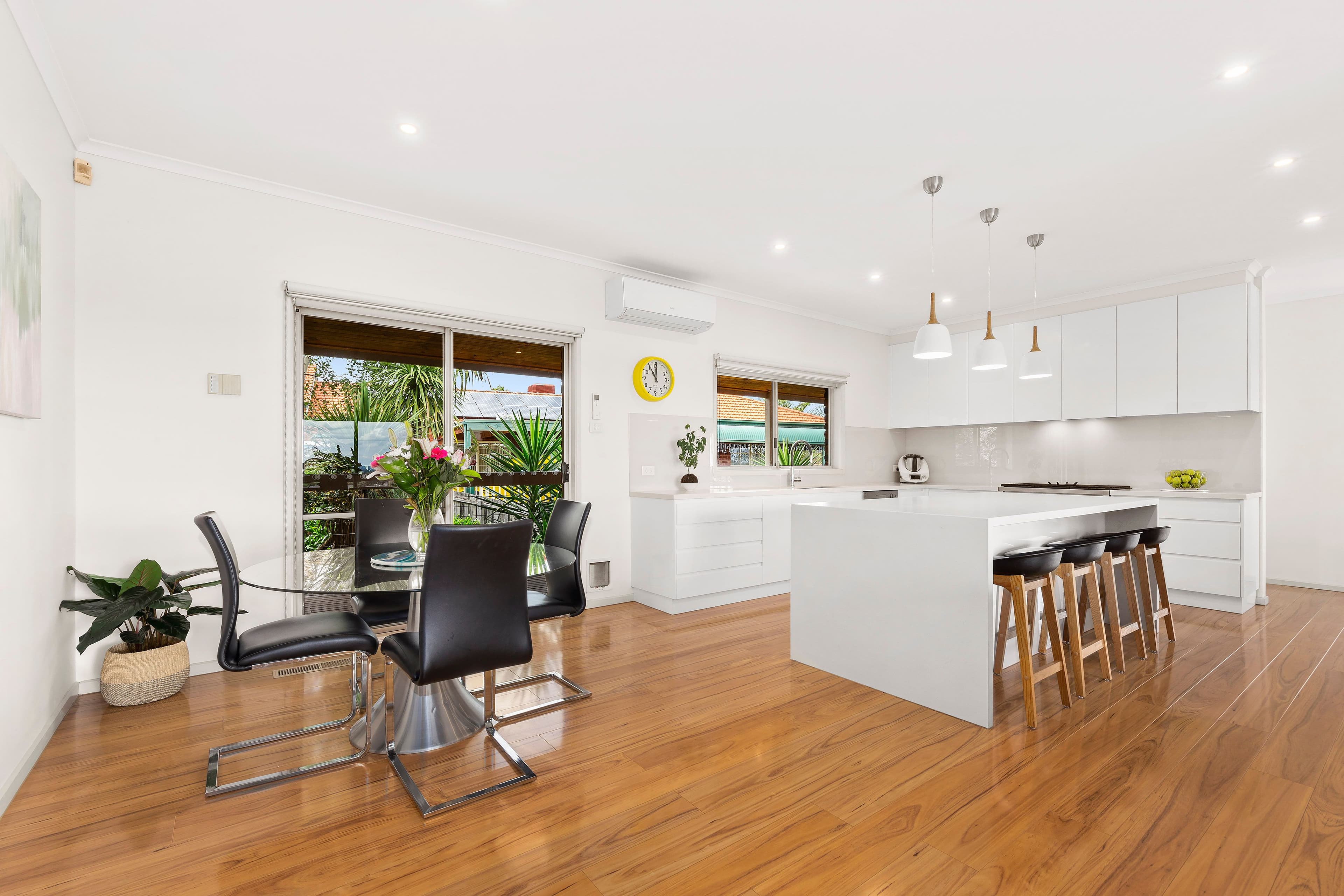 23 Leon Court, Ferntree Gully VIC 3156, Ferntree Gully - Thumbnail 2