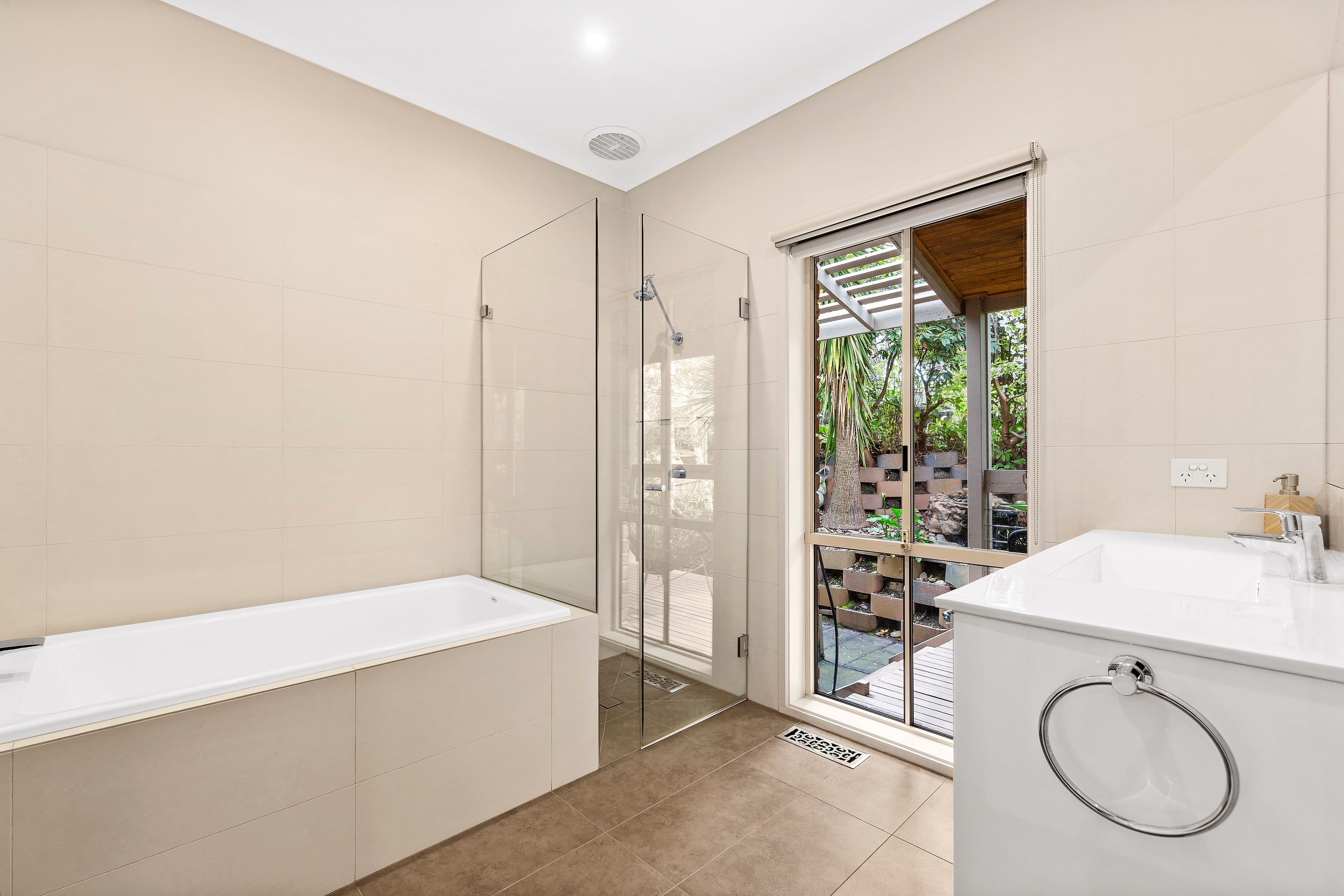 23 Leon Court, Ferntree Gully VIC 3156, Ferntree Gully - Thumbnail 6