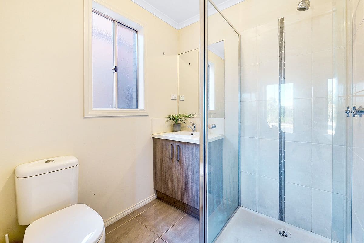 5 Frankland Street, Cranbourne East VIC 3977, Cranbourne East - Thumbnail 4
