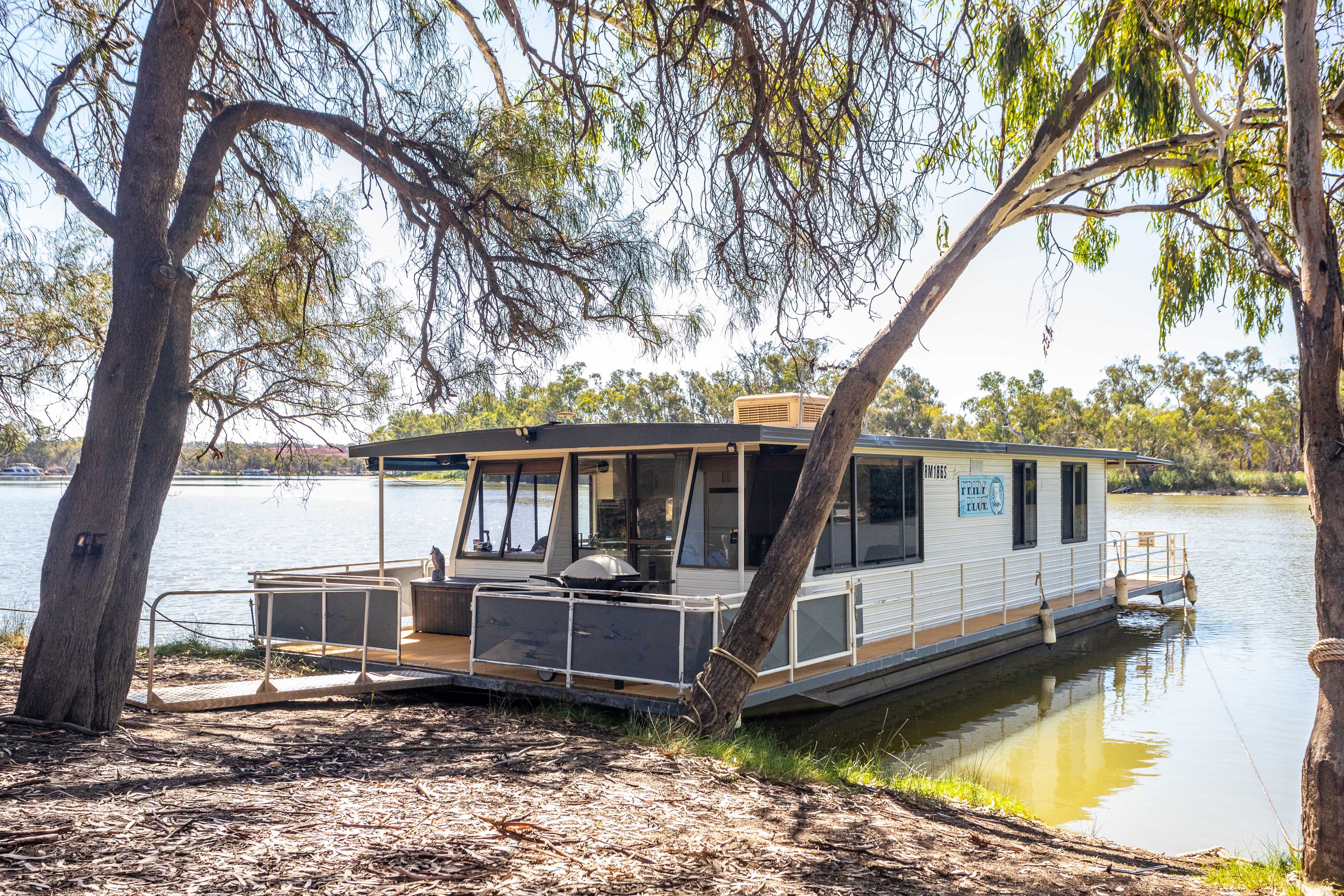 Houseboat Frida Blue Riverview Drive, Berri SA 5343, Berri - Thumbnail 2
