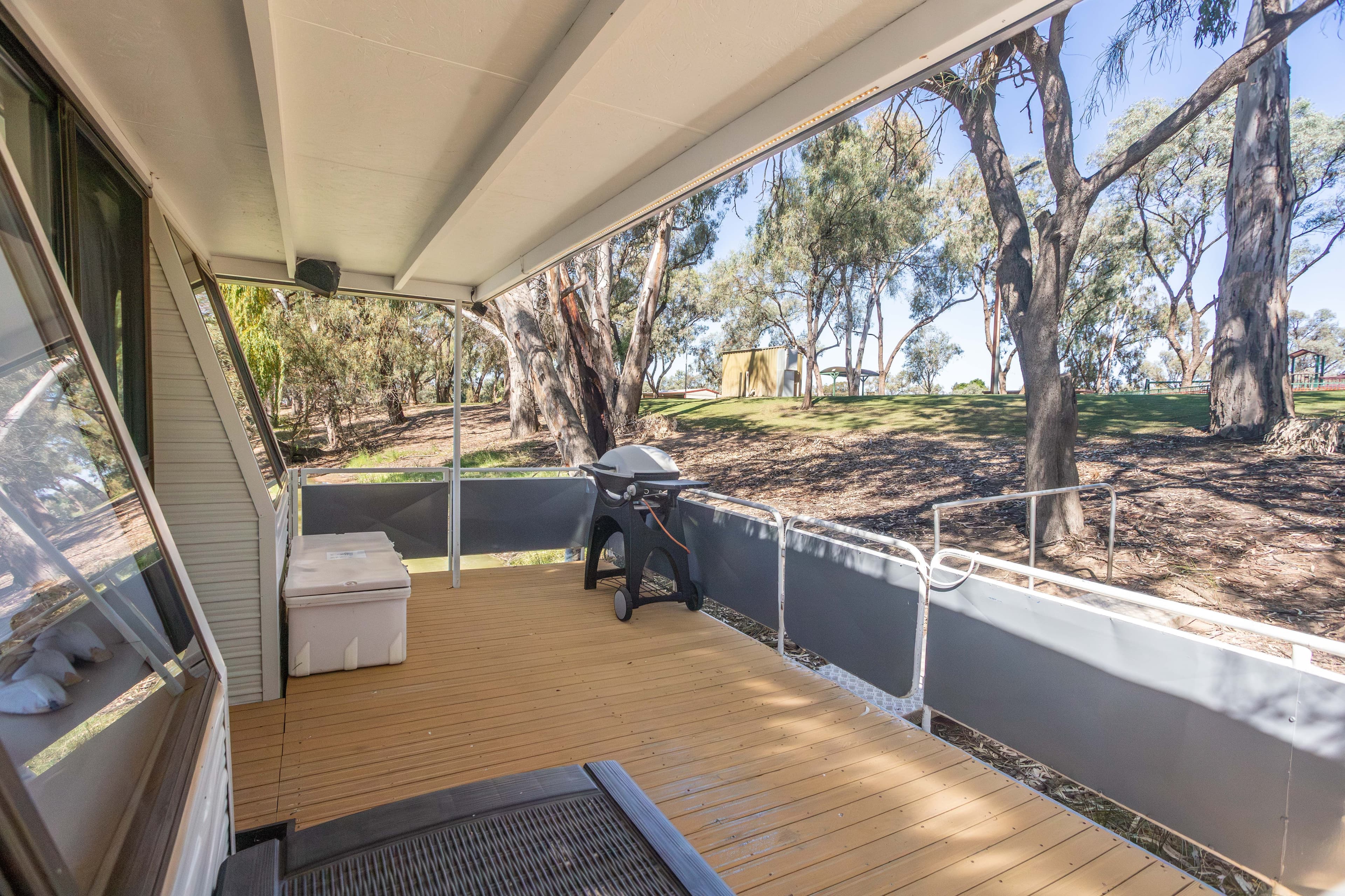 Houseboat Frida Blue Riverview Drive, Berri SA 5343, Berri - Thumbnail 3