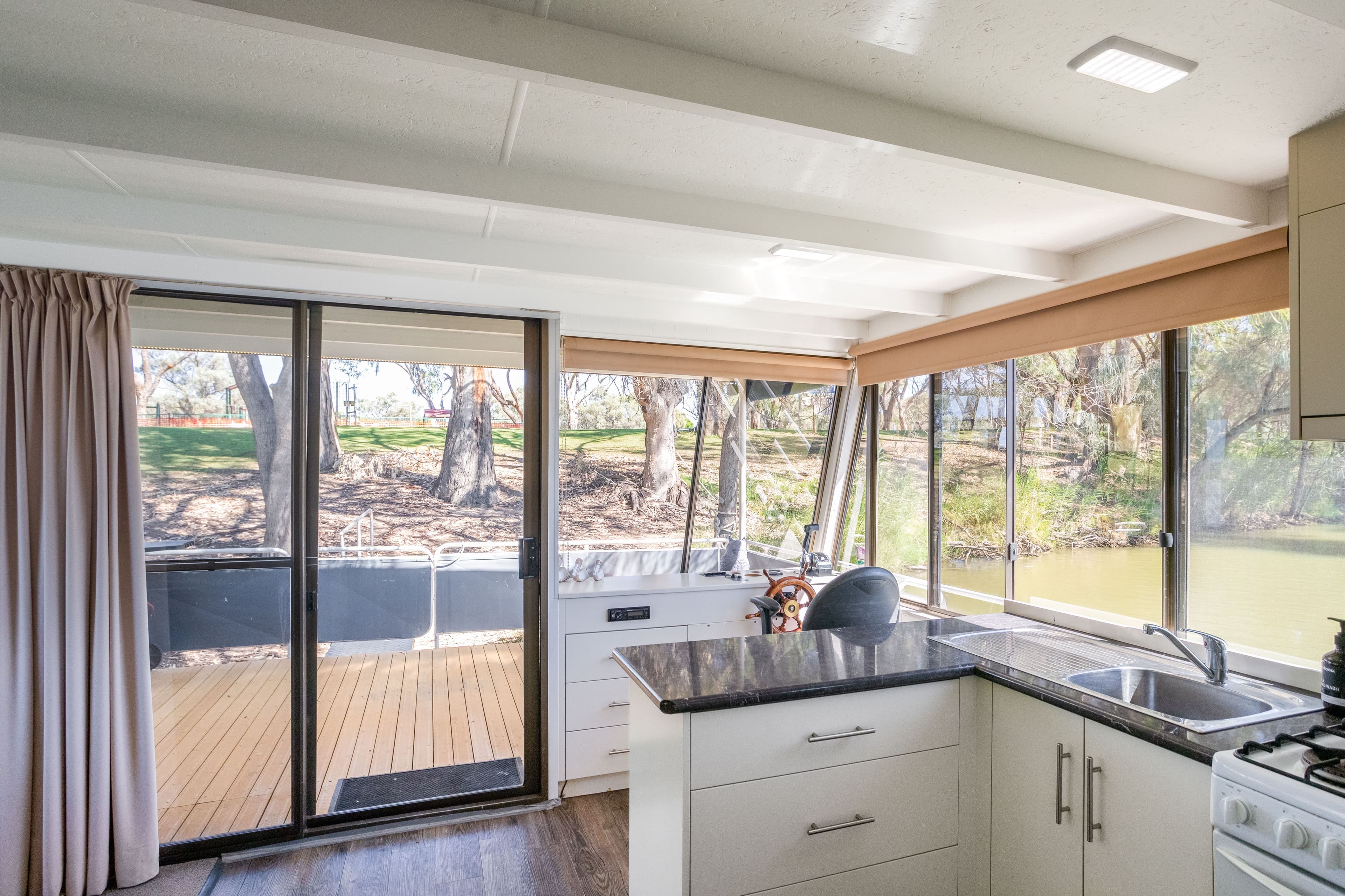 Houseboat Frida Blue Riverview Drive, Berri SA 5343, Berri - Thumbnail 6