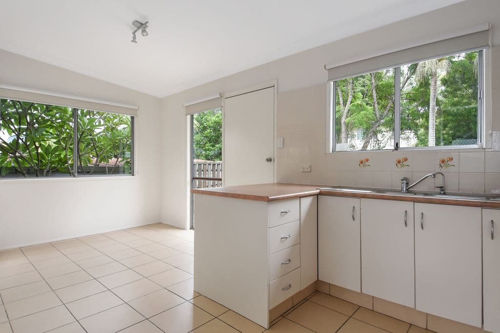 20 Geoffrey Avenue, Southport QLD 4215, Southport - Thumbnail 7