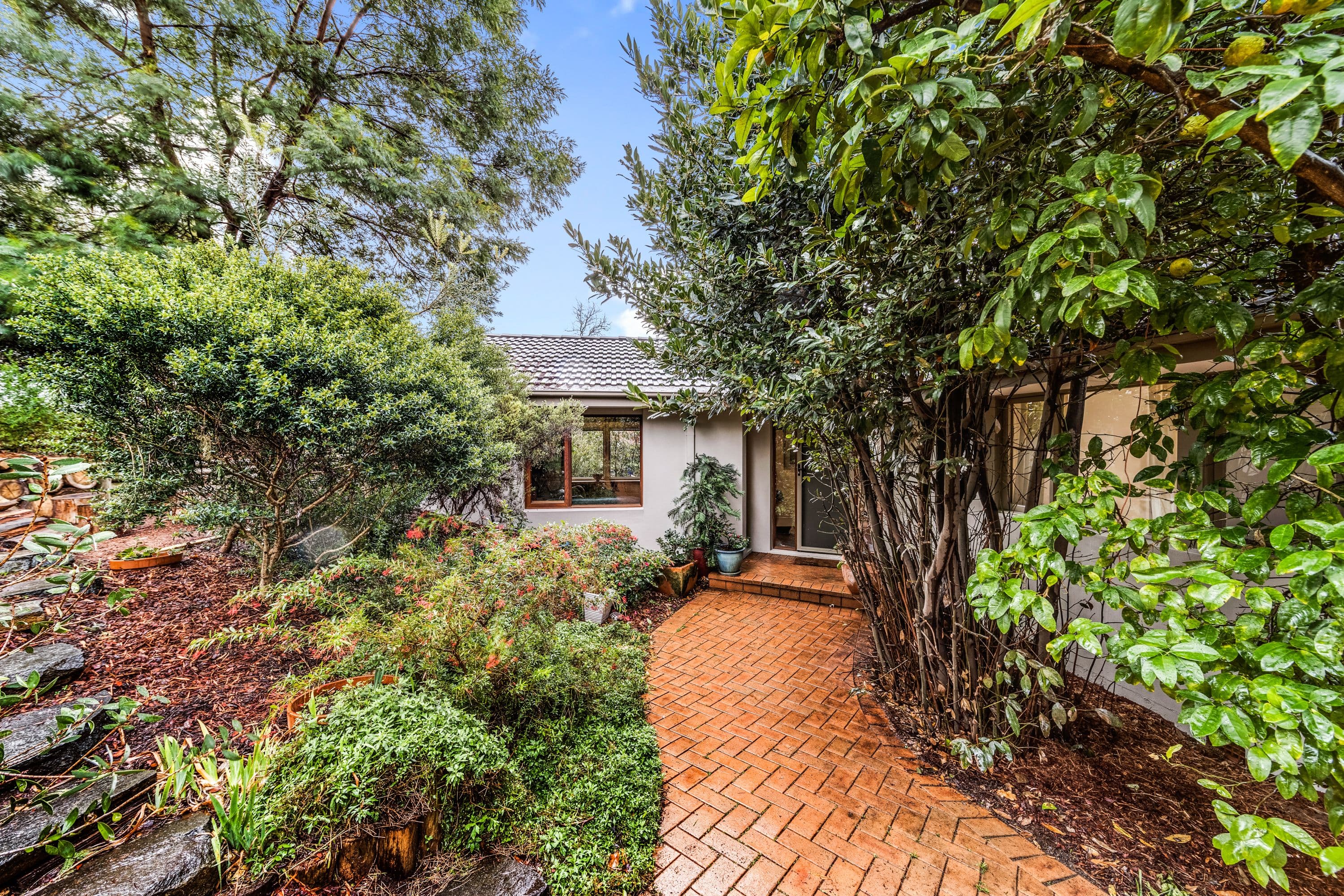 18 Earle Street, Lyneham ACT 2602, Lyneham - Thumbnail 2