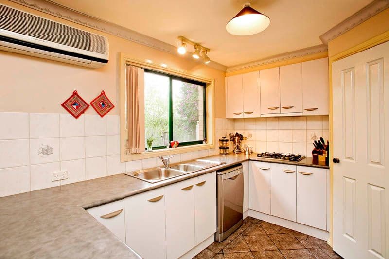 2 Marina Court, LARA VIC 3212, Lara - Thumbnail 2
