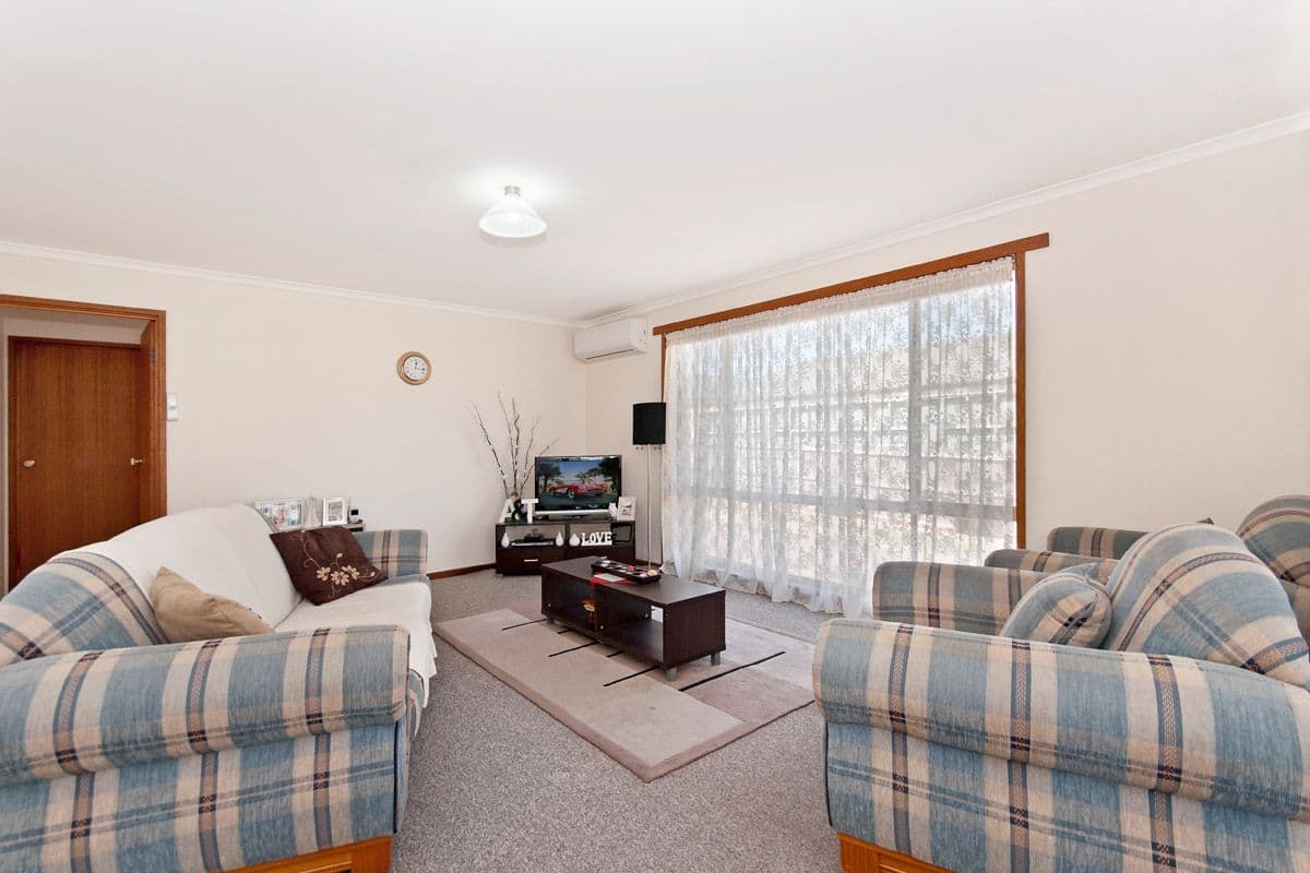 34 McKiernan Road, WARRNAMBOOL VIC 3280, Warrnambool - Thumbnail 2