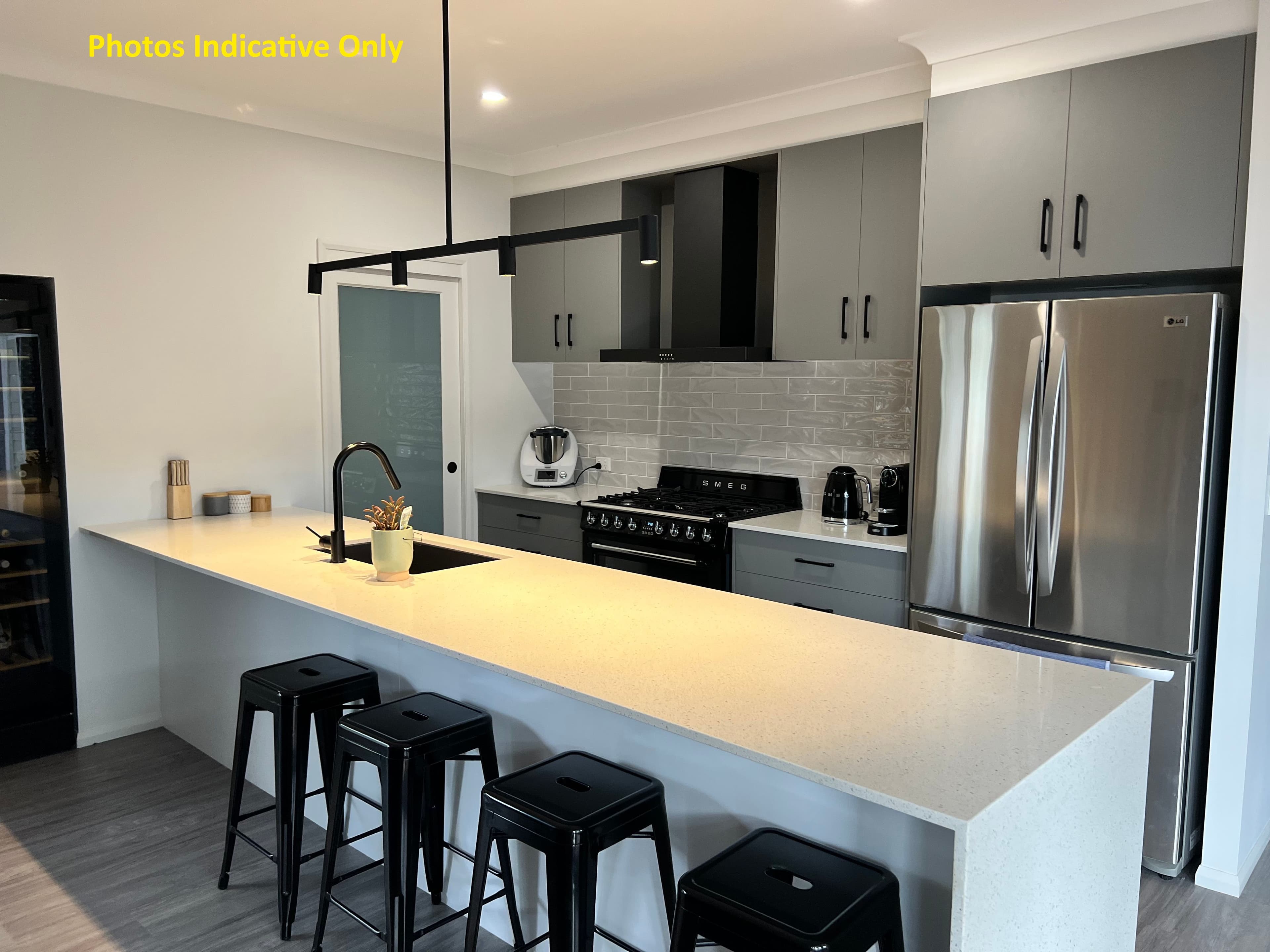 64 Canterbury Road, Emerald QLD 4720, Emerald - Thumbnail 2