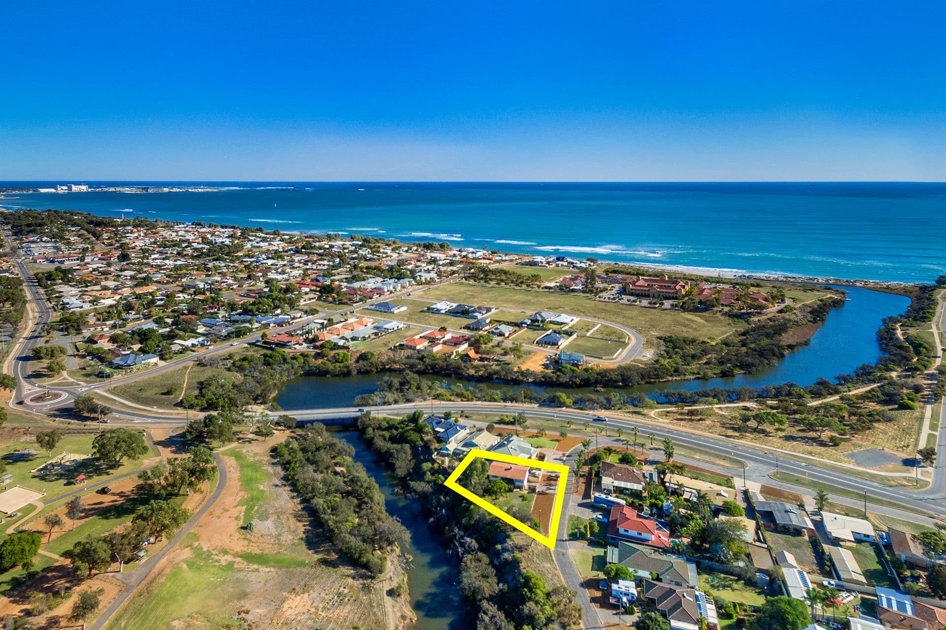 4 Park Avenue, Sunset Beach WA 6530, Sunset Beach - Thumbnail 2