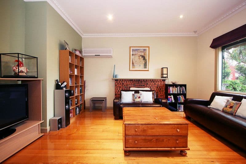 4 Oliver Street, RINGWOOD VIC 3134, Ringwood - Thumbnail 2
