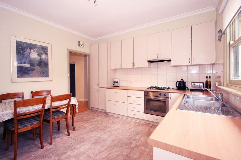 4 Oliver Street, RINGWOOD VIC 3134, Ringwood - Thumbnail 3