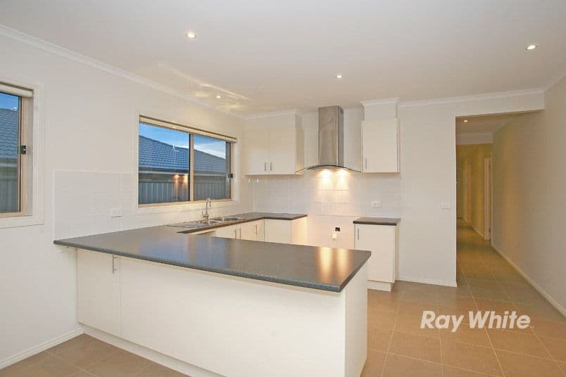 104 Selandra Boulevard, CRANBOURNE VIC 3977, Cranbourne - Thumbnail 2