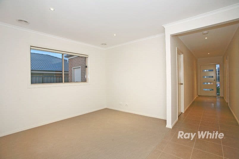 104 Selandra Boulevard, CRANBOURNE VIC 3977, Cranbourne - Thumbnail 5