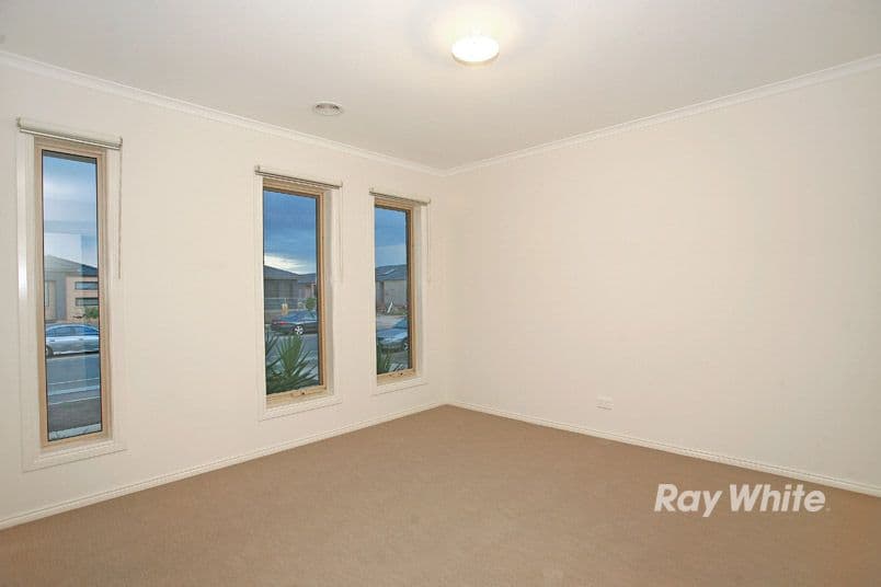 104 Selandra Boulevard, CRANBOURNE VIC 3977, Cranbourne - Thumbnail 6