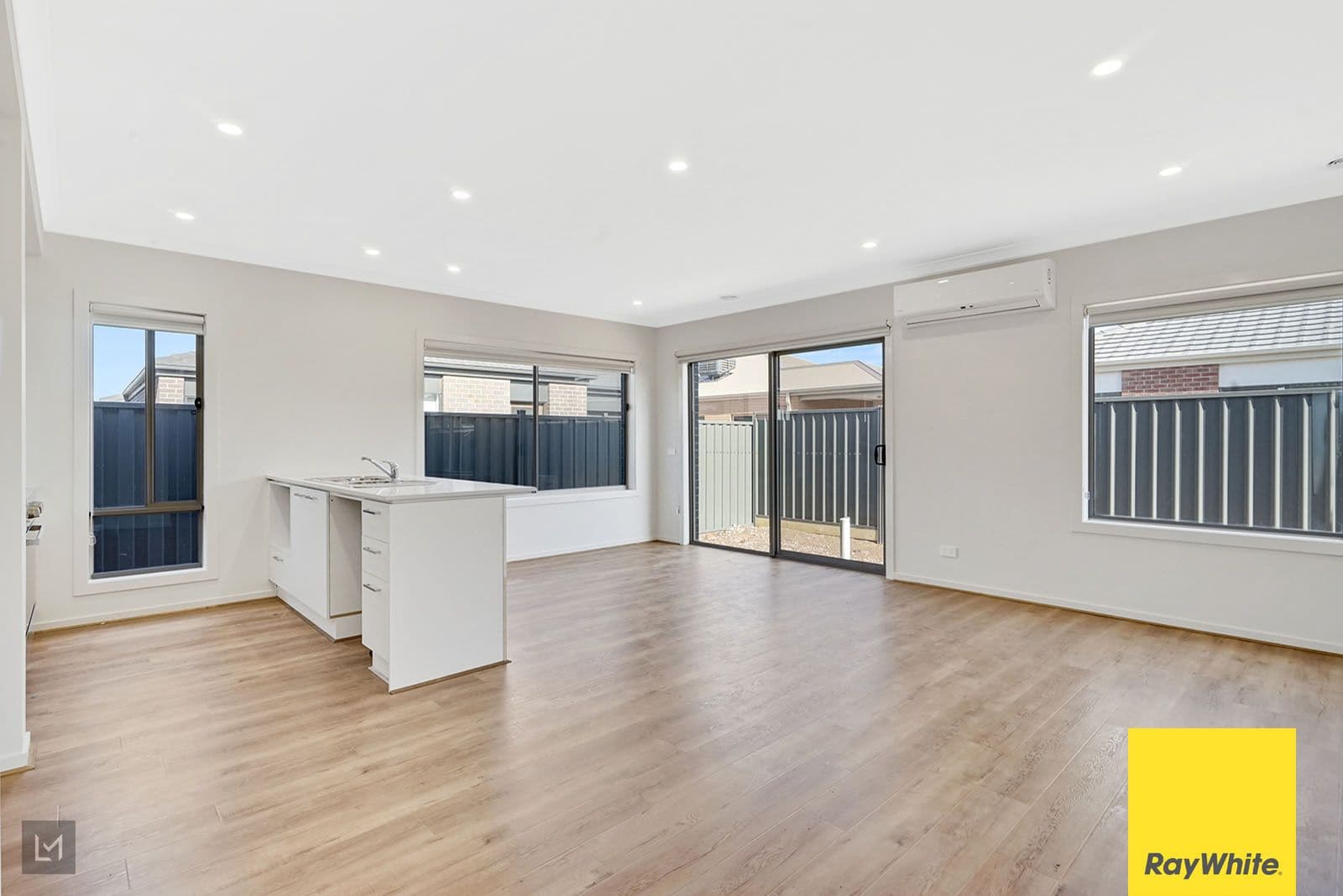 14 Rathdowne Road, Werribee VIC 3030, Werribee - Thumbnail 5