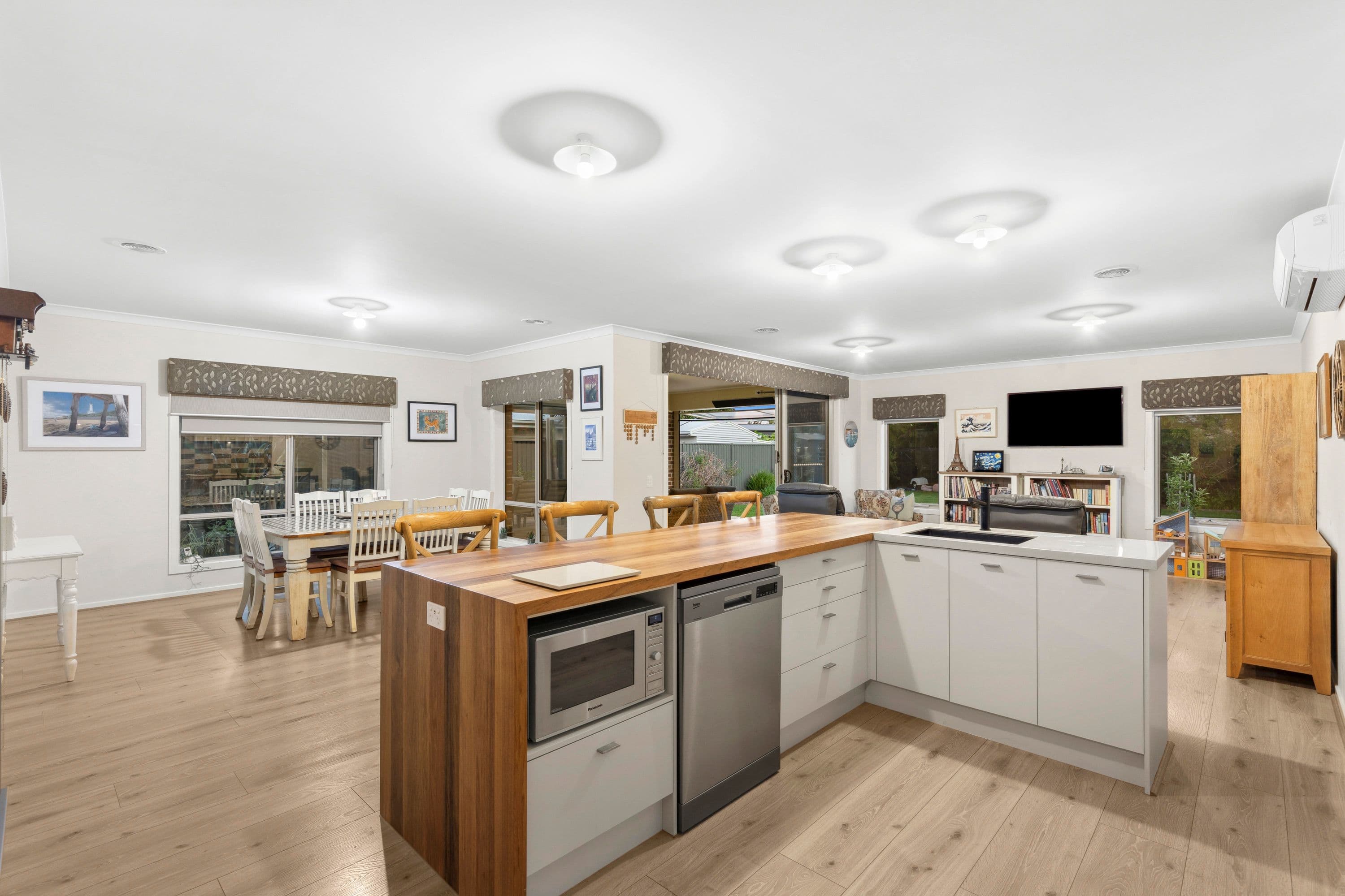12 Eastlakes Boulevard, Lara VIC 3212, Lara - Thumbnail 7