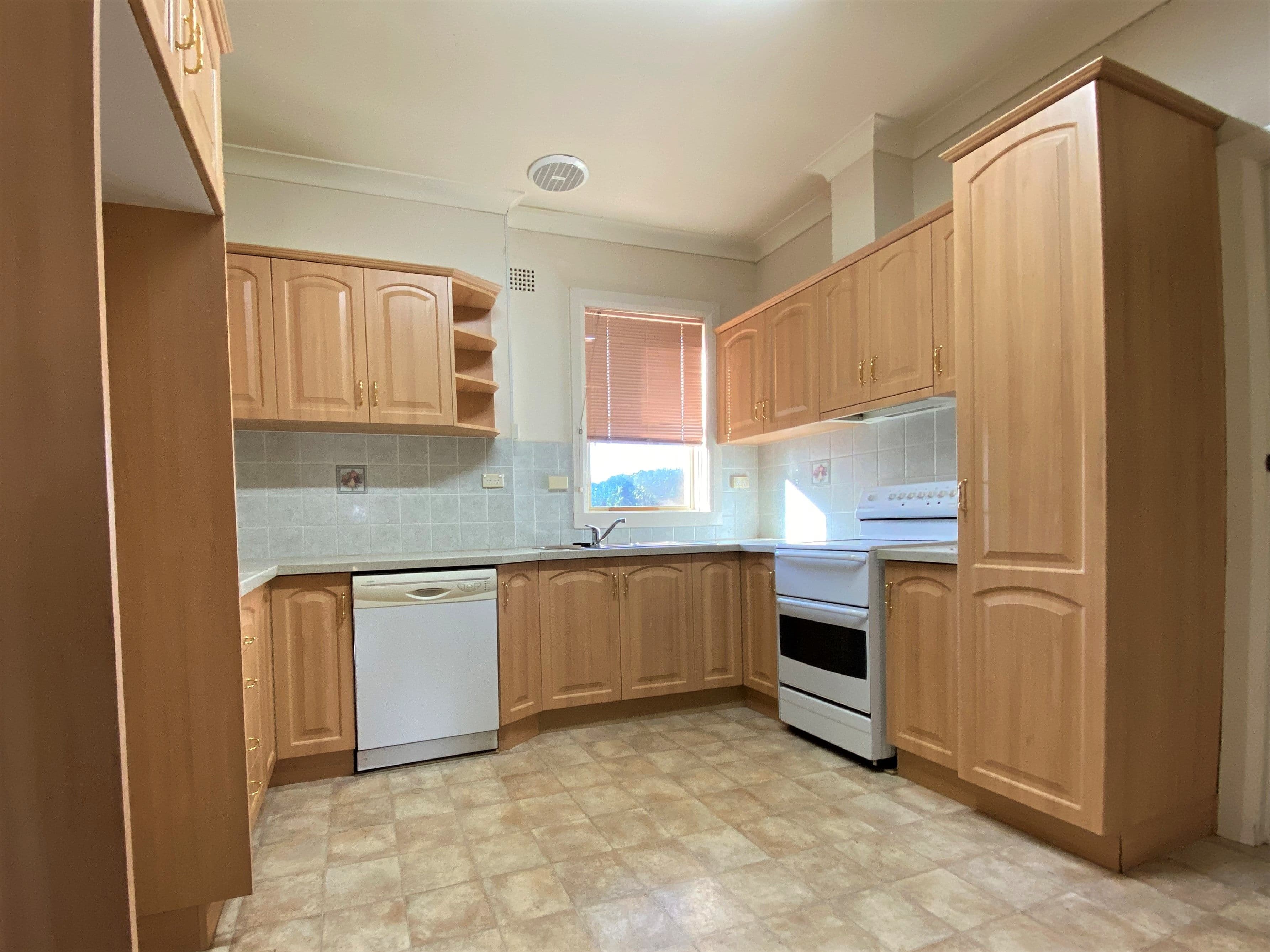 71 Nasmyth Street, Young NSW 2594, Young - Thumbnail 3