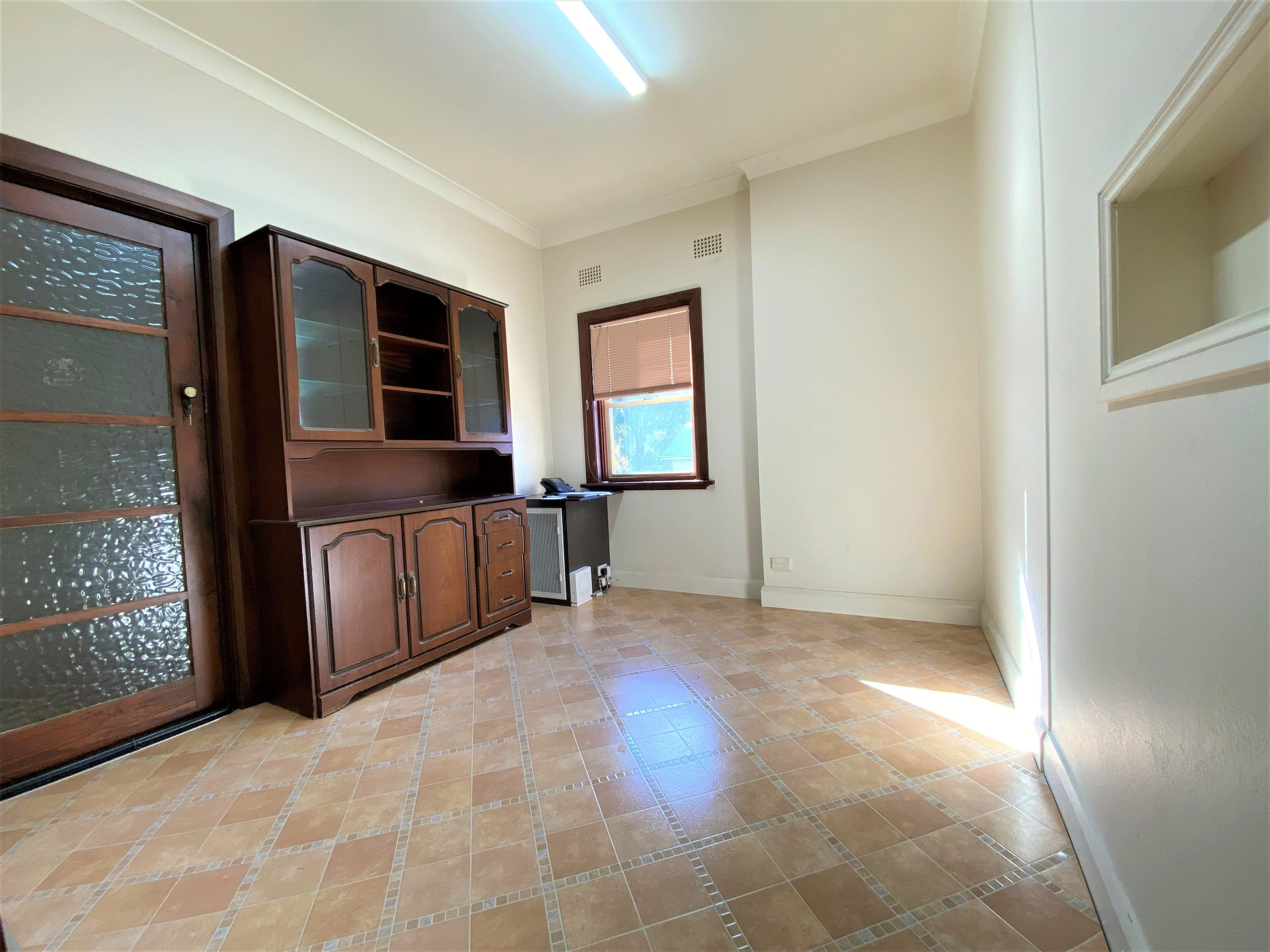 71 Nasmyth Street, Young NSW 2594, Young - Thumbnail 4