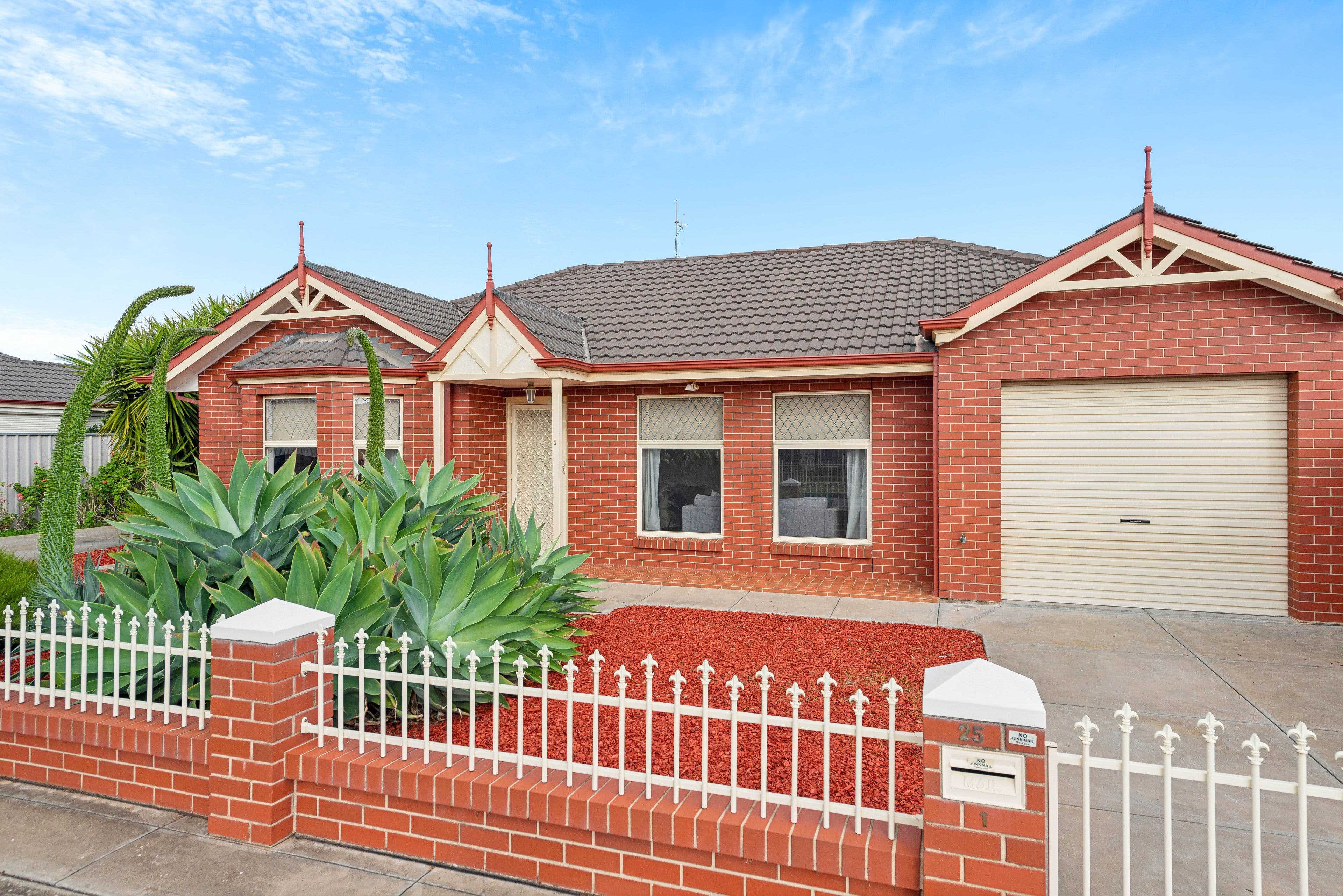 25 Russ Avenue, Seaton SA 5023, Seaton - Thumbnail 2