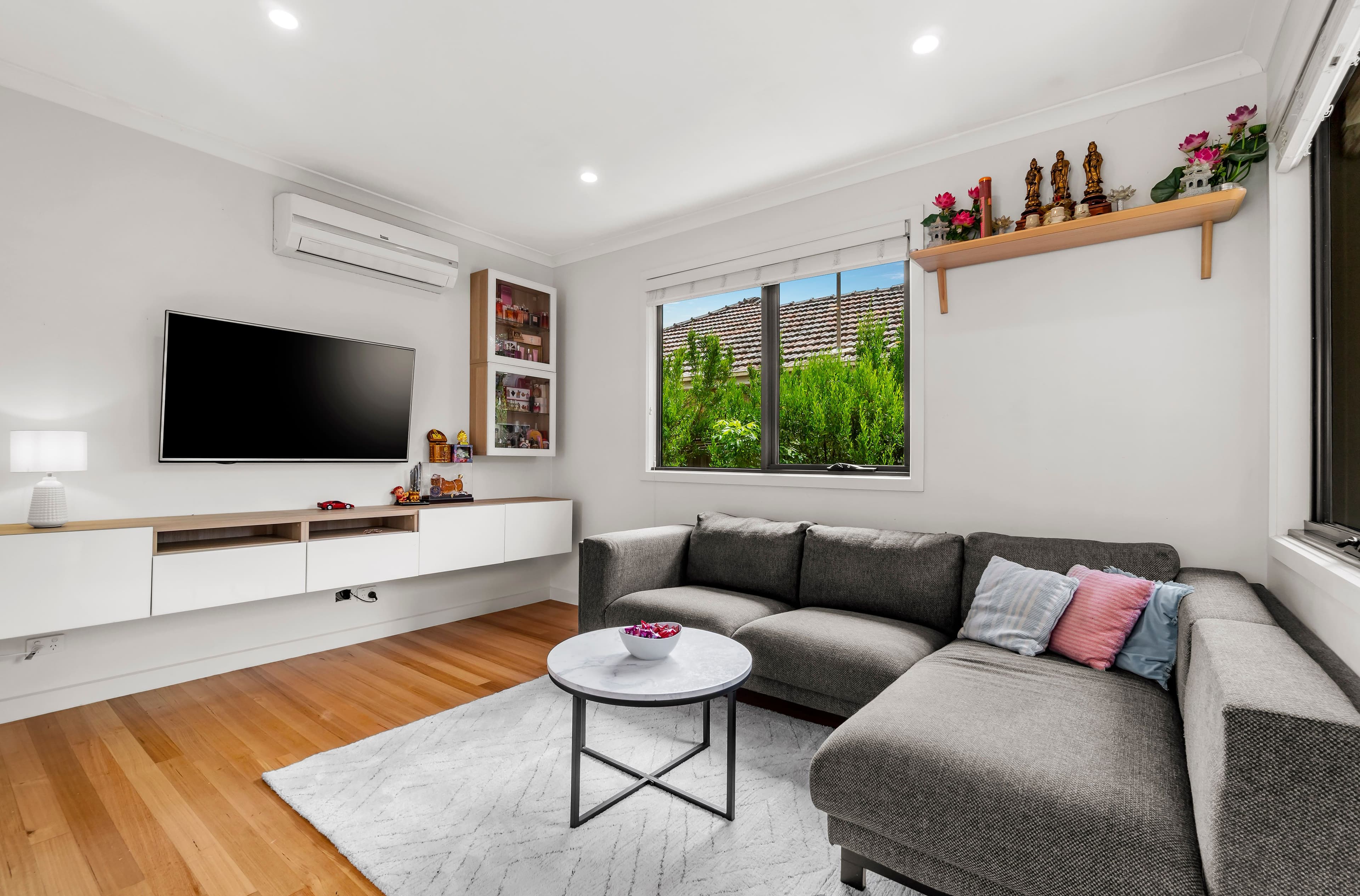 8 Silver Ash Avenue, Ashwood VIC 3147, Ashwood - Thumbnail 2