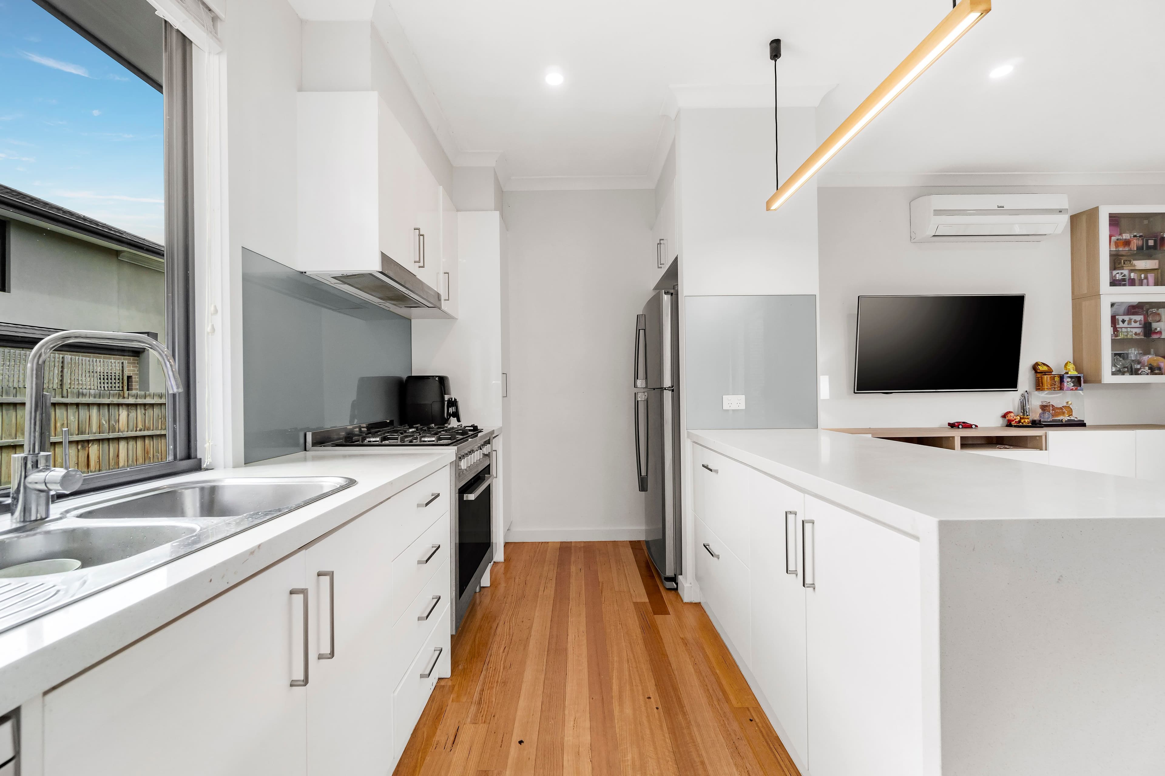 8 Silver Ash Avenue, Ashwood VIC 3147, Ashwood - Thumbnail 4