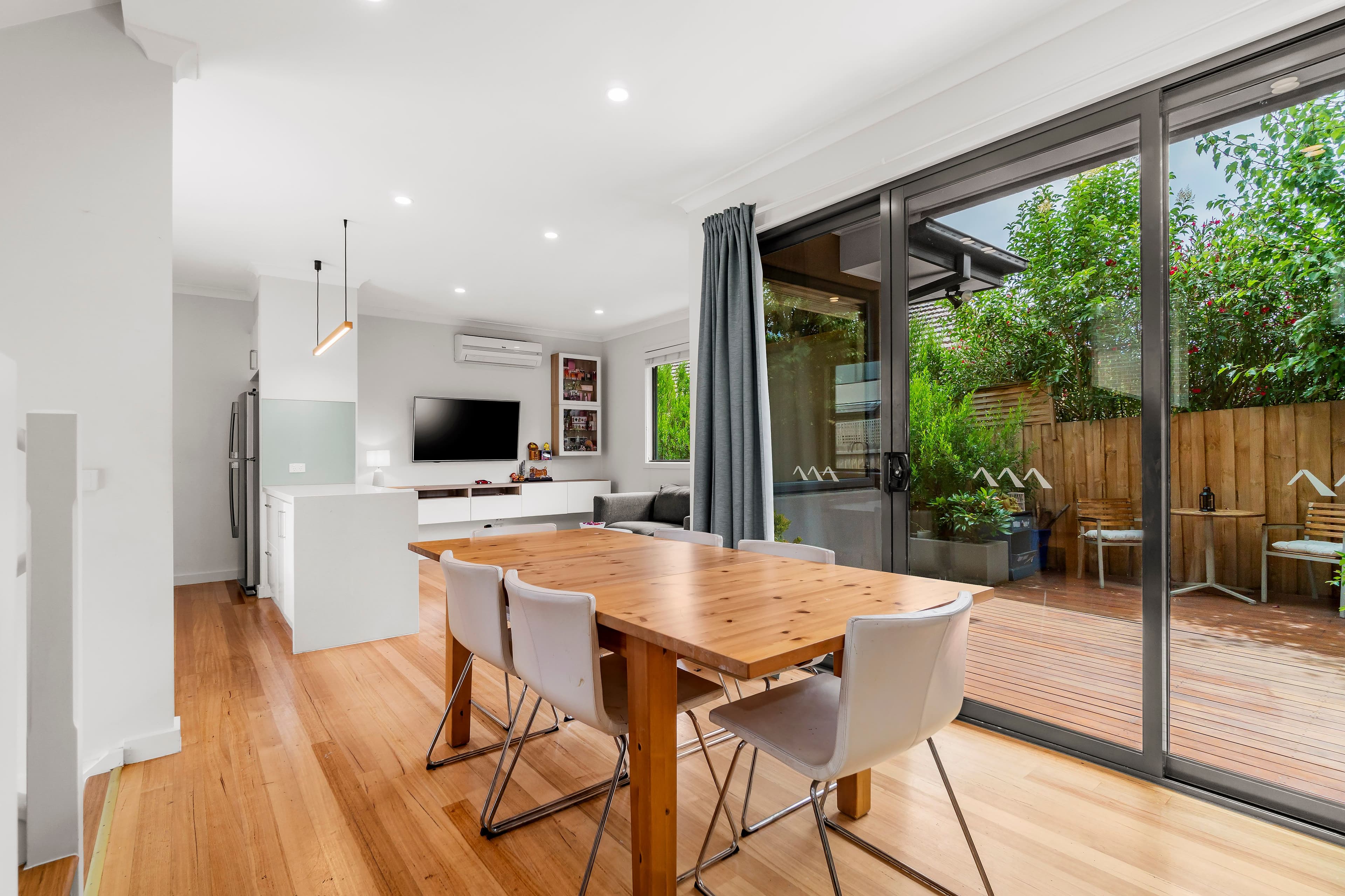 8 Silver Ash Avenue, Ashwood VIC 3147, Ashwood - Thumbnail 5