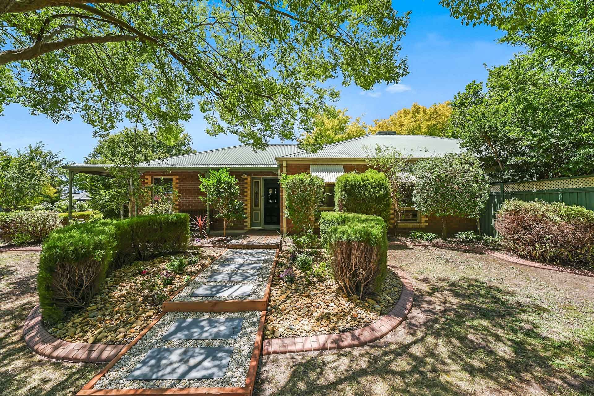 2 Delhuntly Rise, Narre Warren South VIC 3805, Narre Warren South - Thumbnail 3