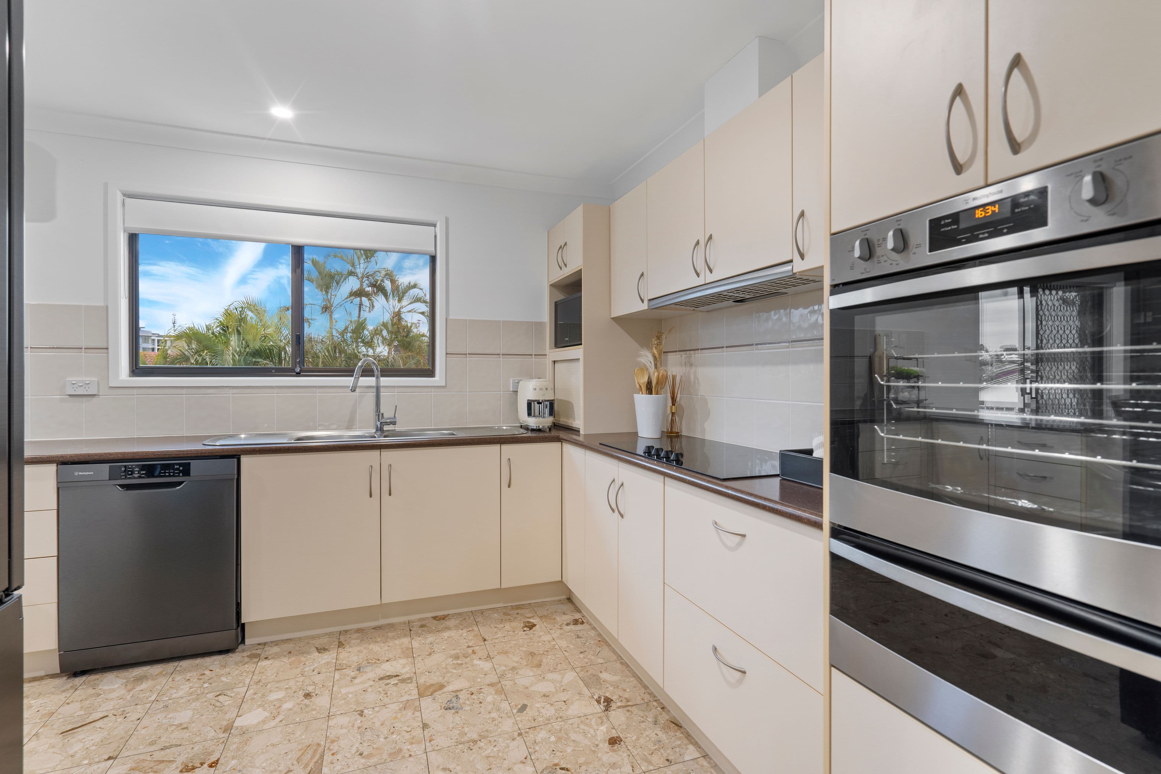 10 Coolcorra Court, Carindale QLD 4152, Carindale - Thumbnail 8