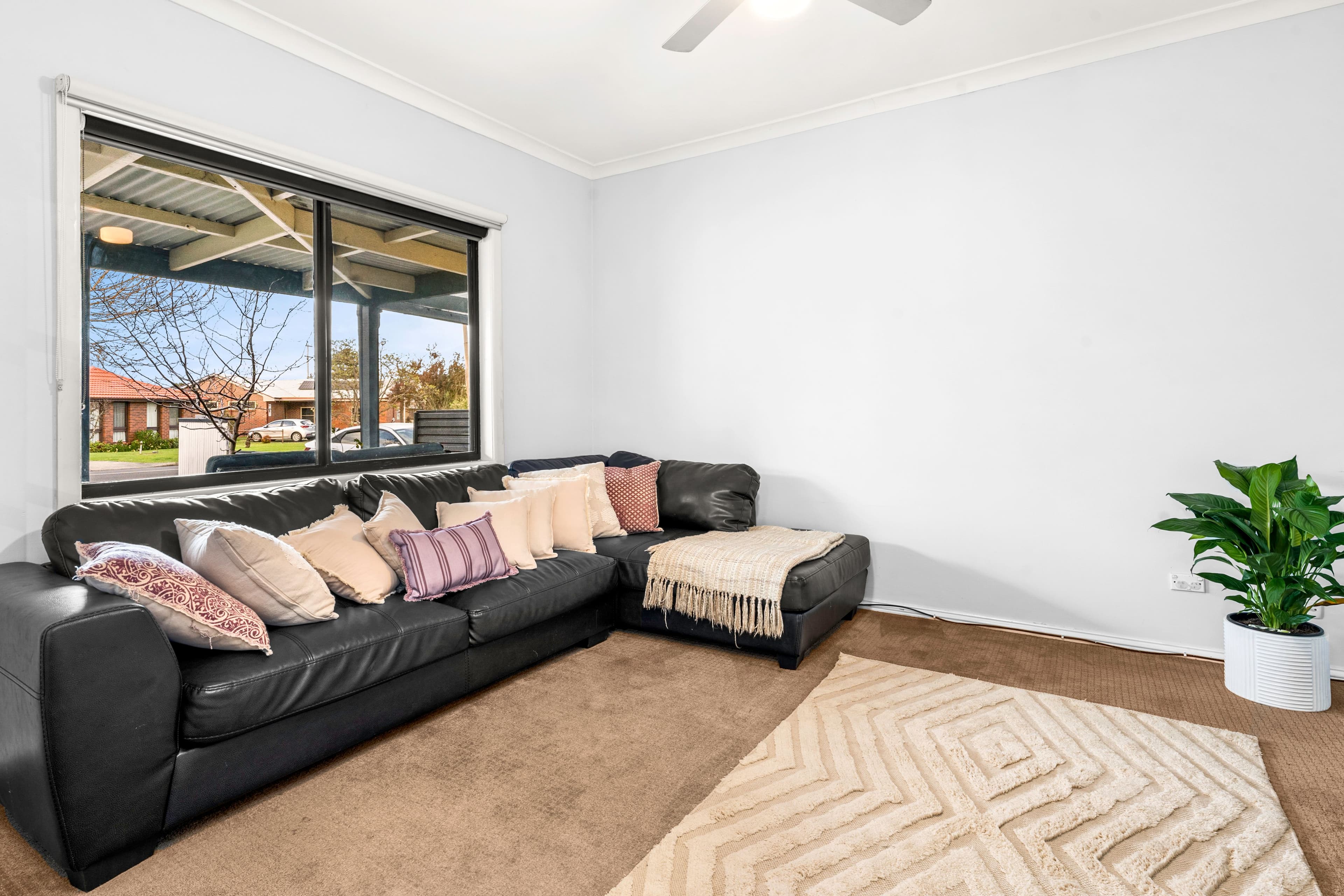 8 Snodgrass Street, Pakenham VIC 3810, Pakenham - Thumbnail 2