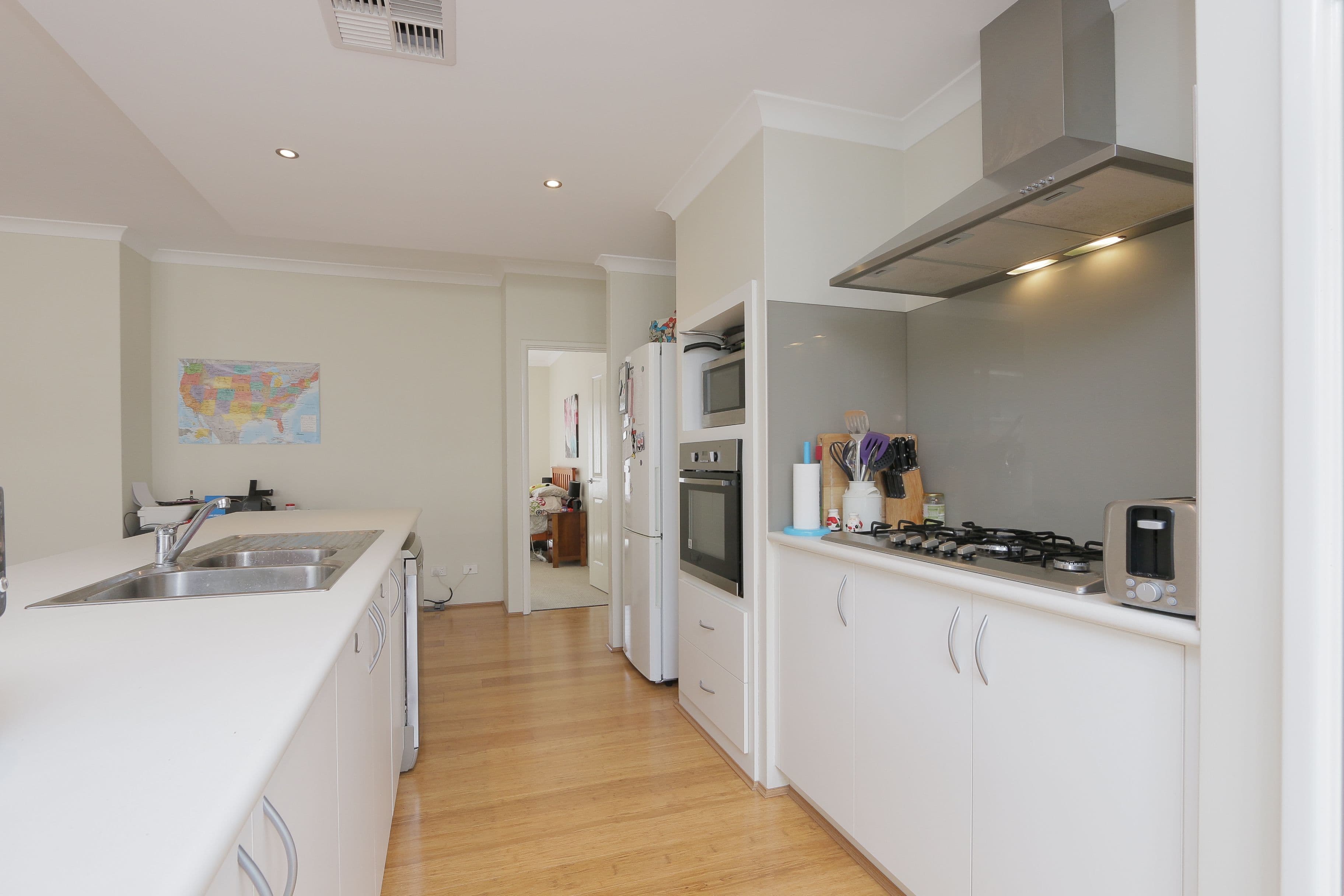 10a Corona Crescent, Cannington WA 6107, Cannington - Thumbnail 2
