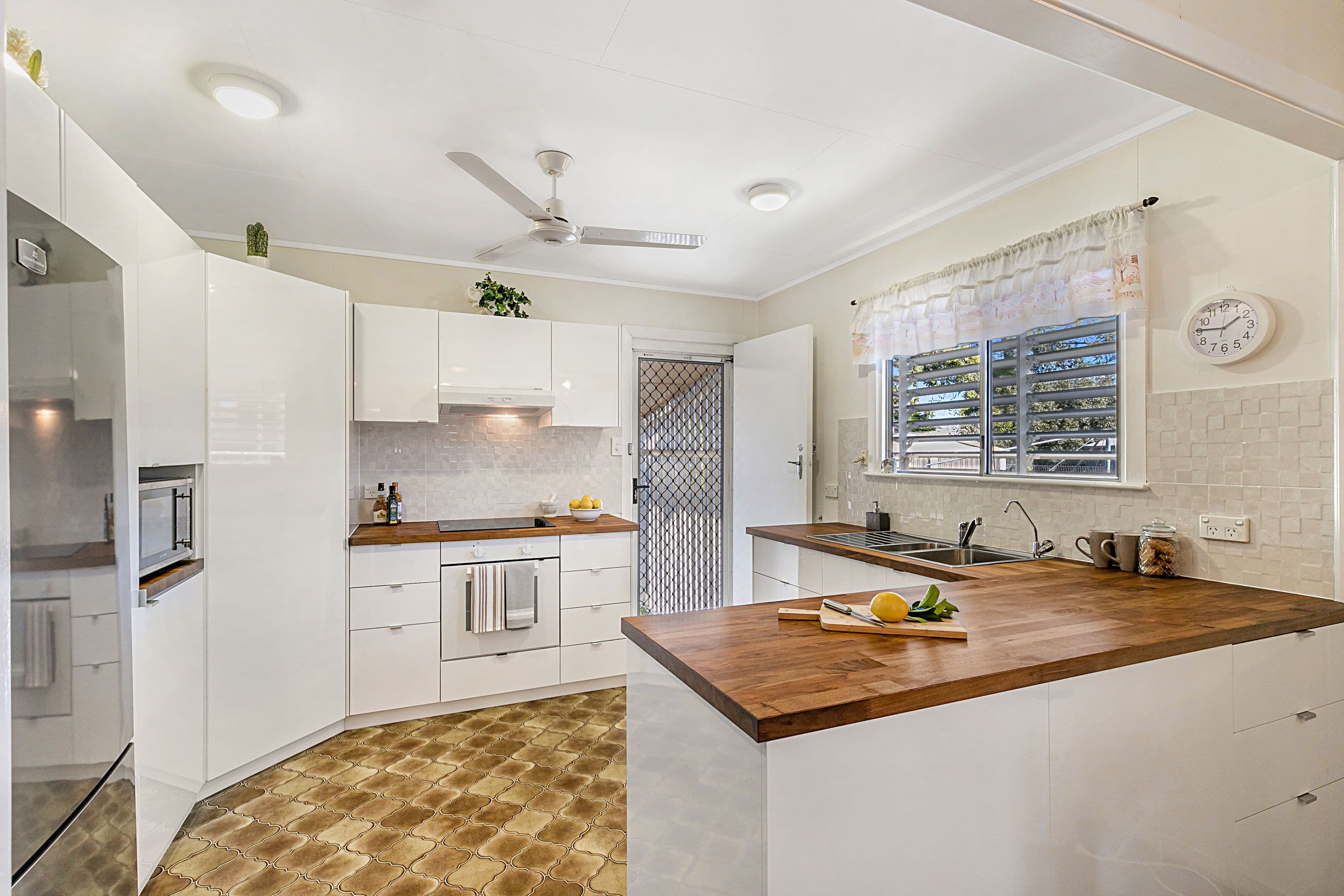 19 Kendall Street, Oxley QLD 4075, Oxley - Thumbnail 2