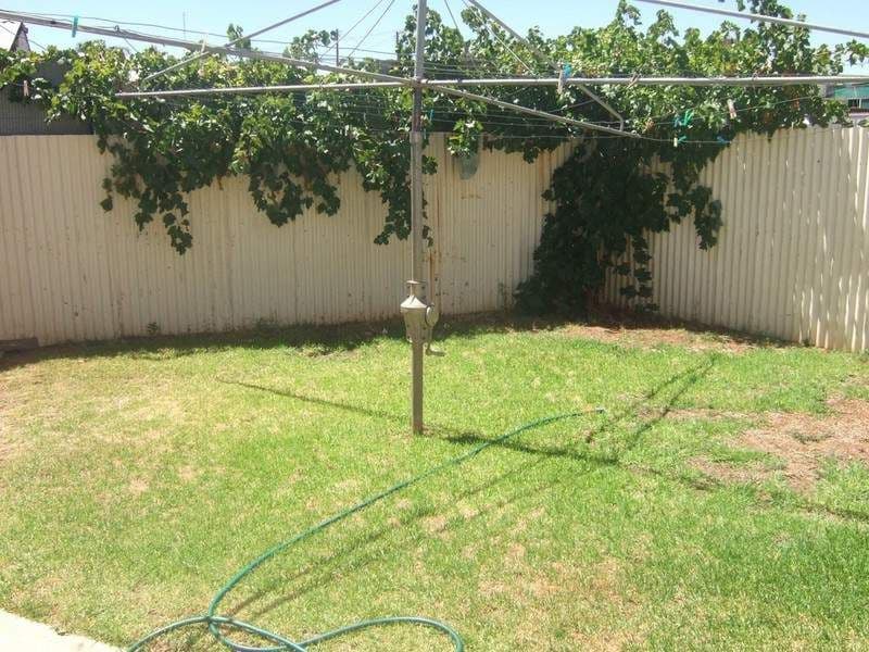 90 Morgan Street, BROKEN HILL NSW 2880, Broken Hill - Thumbnail 2