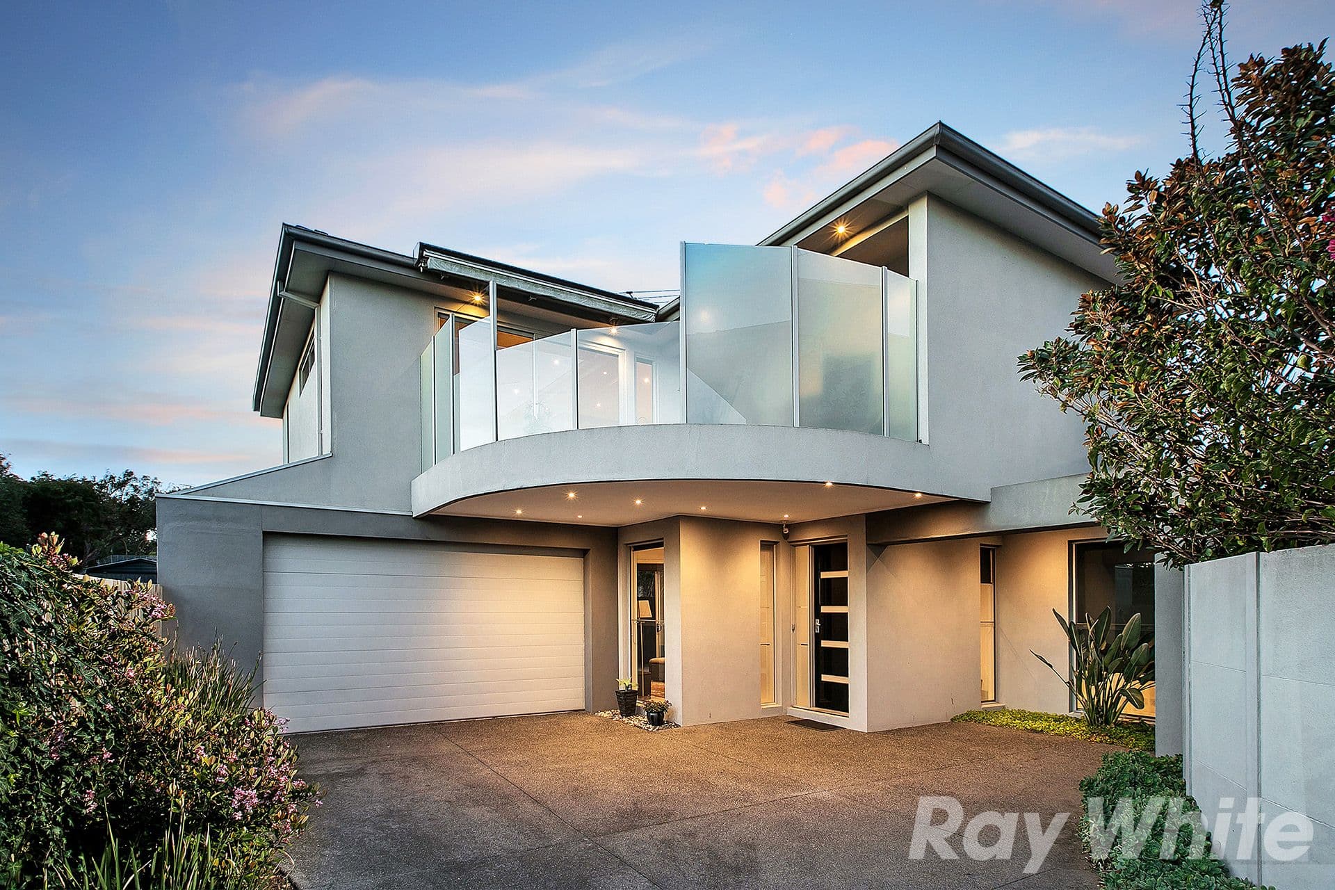 52 Beach Road, Mentone VIC 3194, Mentone - Thumbnail 2