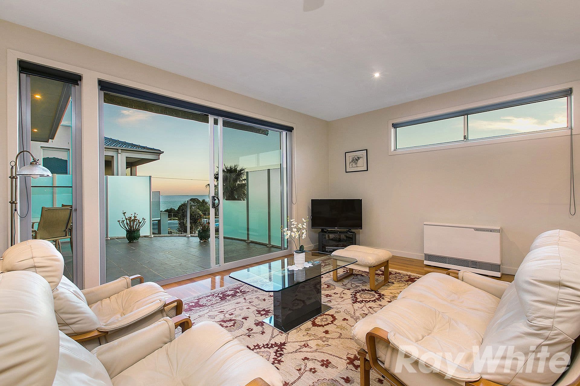 52 Beach Road, Mentone VIC 3194, Mentone - Thumbnail 4