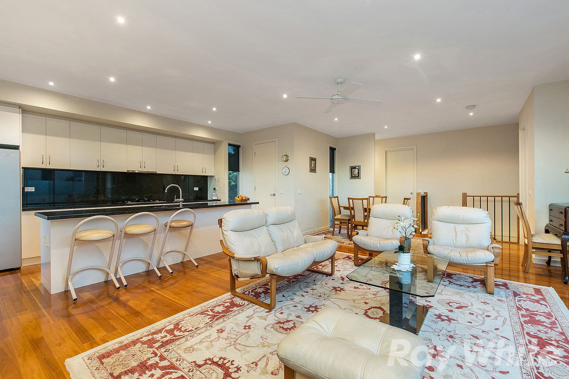 52 Beach Road, Mentone VIC 3194, Mentone - Thumbnail 5