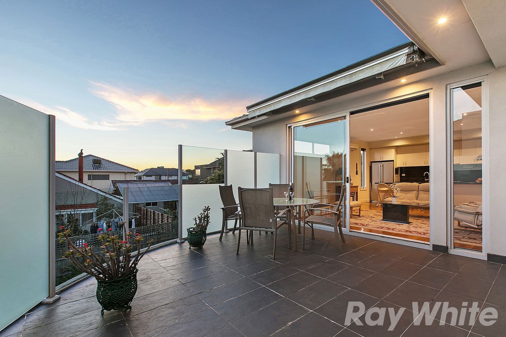 52 Beach Road, Mentone VIC 3194, Mentone - Thumbnail 7