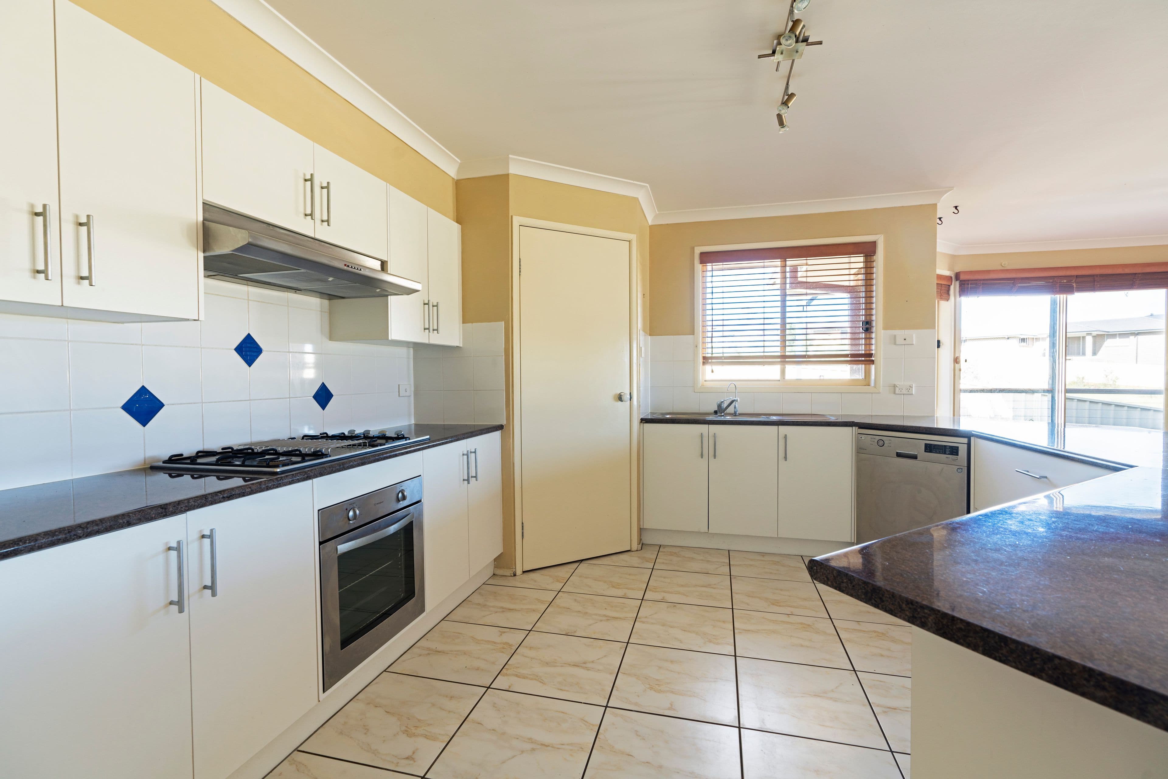 44 Warrigal Street, Nowra - Thumbnail 2