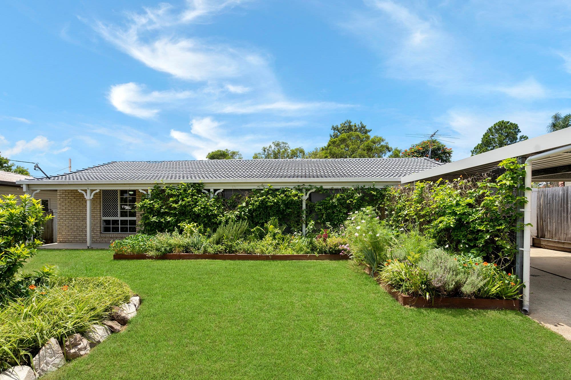 9 Crest Street, Beenleigh QLD 4207, Beenleigh - Image 1
