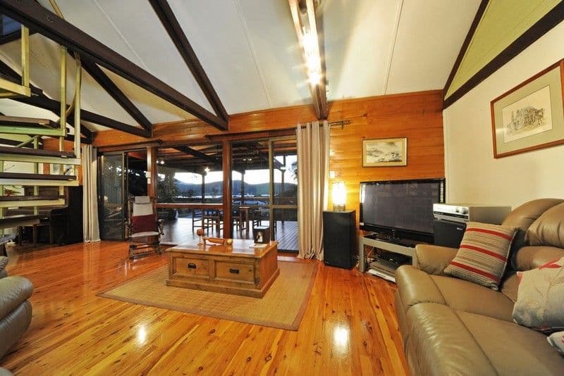 6 Wambiri Street, CANNONVALE QLD 4802, Cannonvale - Thumbnail 3